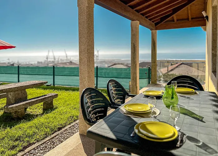 Semesterbostad Lovely Sunny-house