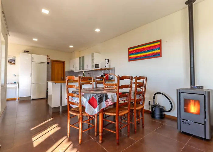 Semesterbostad Lovely Sunny-house