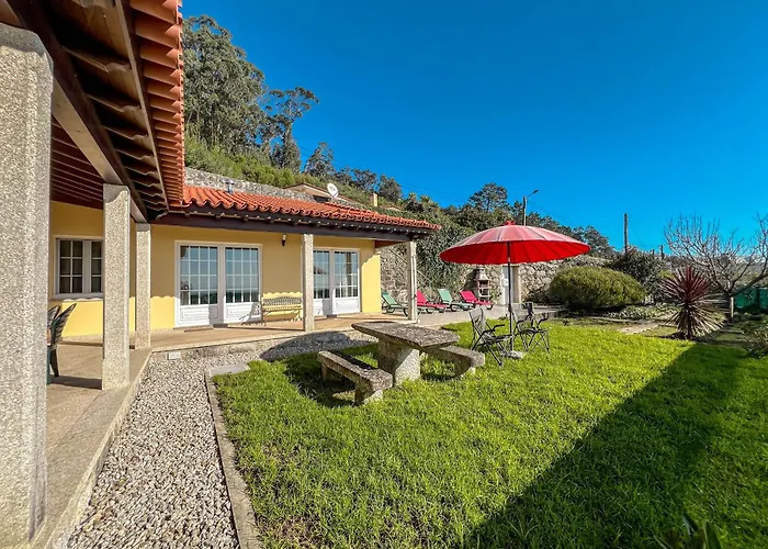 Lovely Sunny-house Дом отдыха *